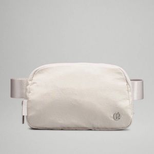 Lululemon Everywhere Belt Bag